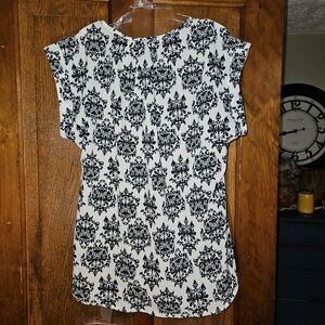 Daniel Rainn Anthropologie Blouse M Cream Black Floral Print Cap Sleeve Top‎